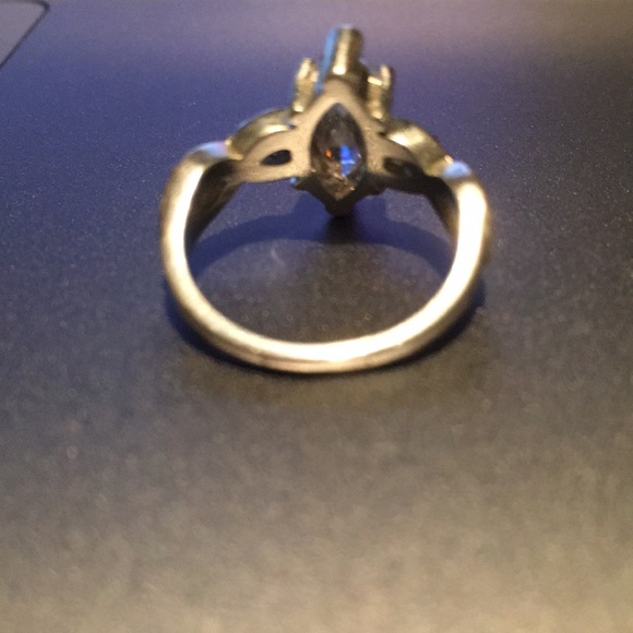 Fragrant jewels XOXO size 5 ring - Picture 3 of 3